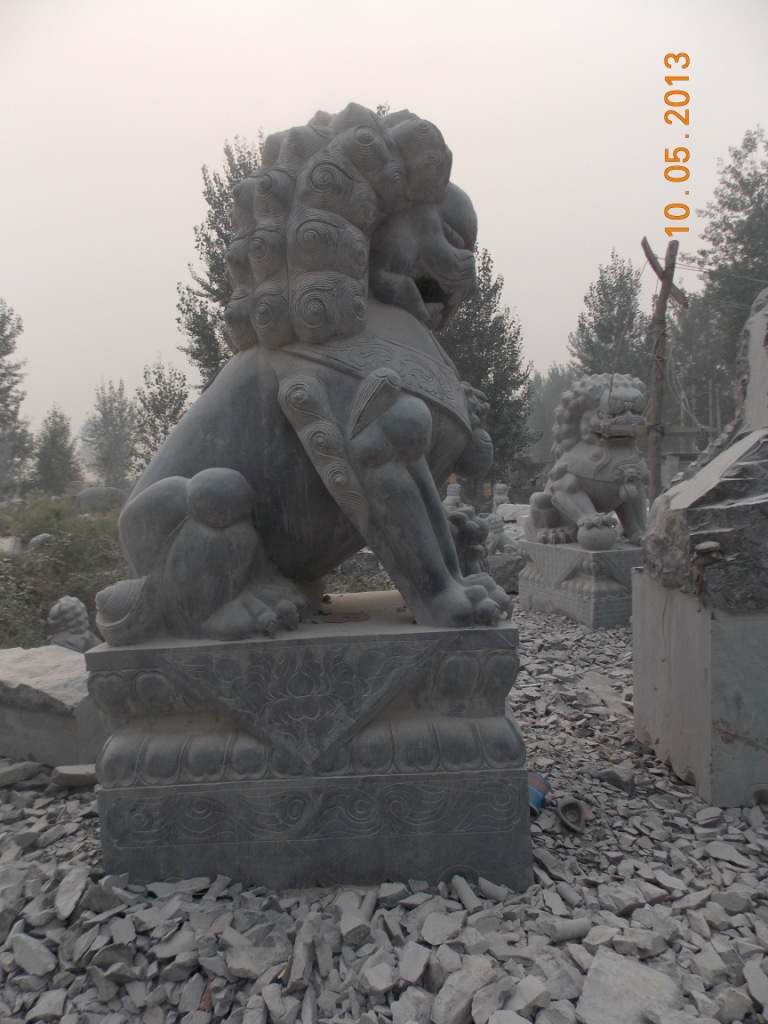 厂家直销 曲阳石雕狮子，仿石雕工艺精品装饰摆件