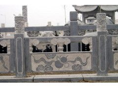 典雅庭院，艺术雕琢 异形栏板与装饰摆件的空间美学